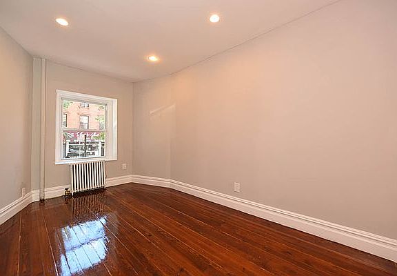 3rd image of 186 Franklin St APT C4
