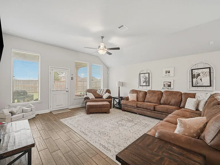 5338 Regal Gem Ln — Photo 9