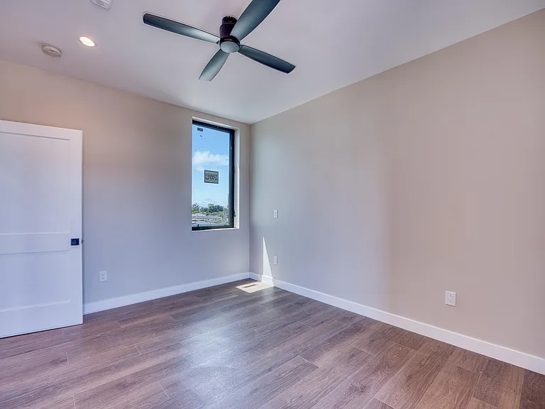 4202 Telegraph Ave #203 — Photo 10