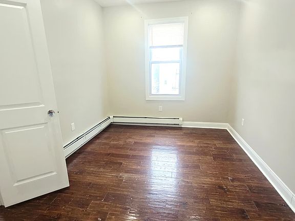4th image of 186 Seaview Ave #2A