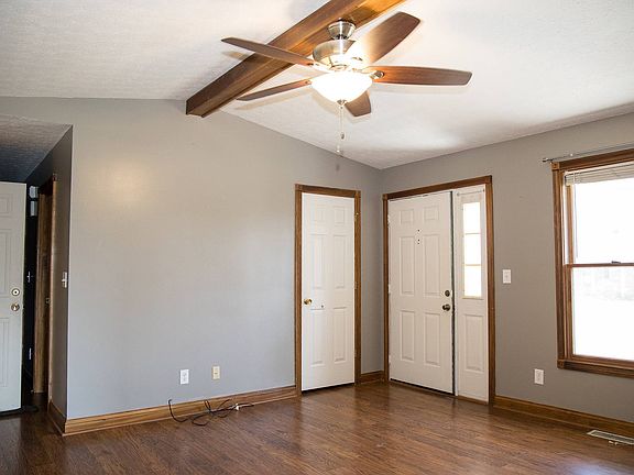 2nd image of 214 Twin Creek Dr
