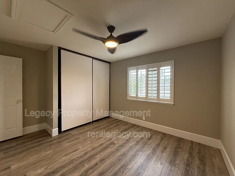3209 Serra Way — Photo 17