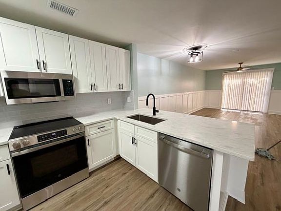 4th image of 1095 Plantation Dr. W #30-C