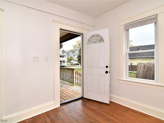 2nd image of 3017 Trowbridge Ave