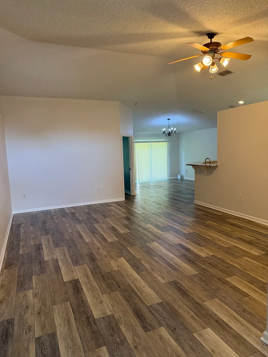 Building Photo - 1680 Vista Lake Cir