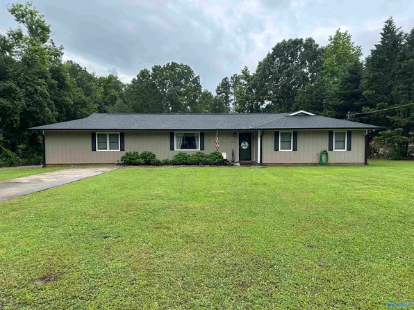 118 Greenwood Dr, Scottsboro, AL 35769