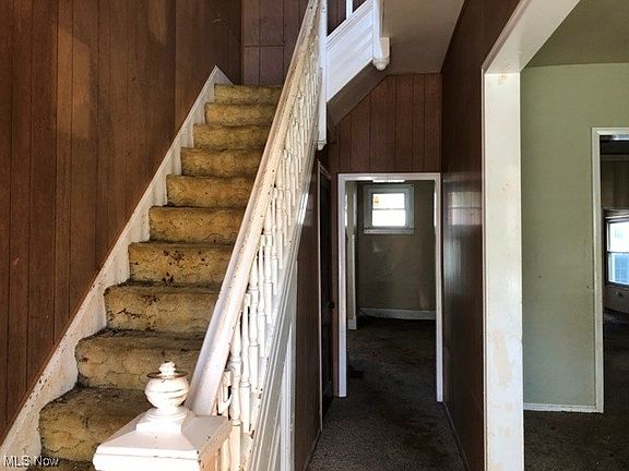 2nd image of 427 Lincoln St