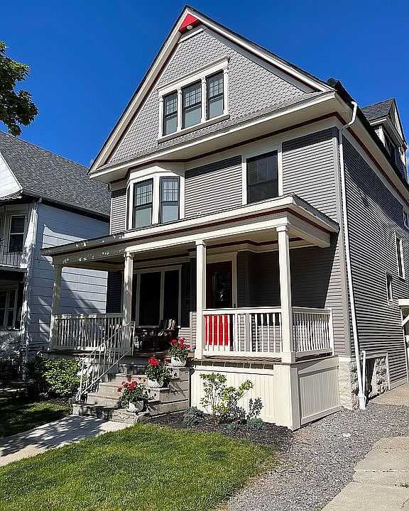 1st image of 209 Oxford Ave