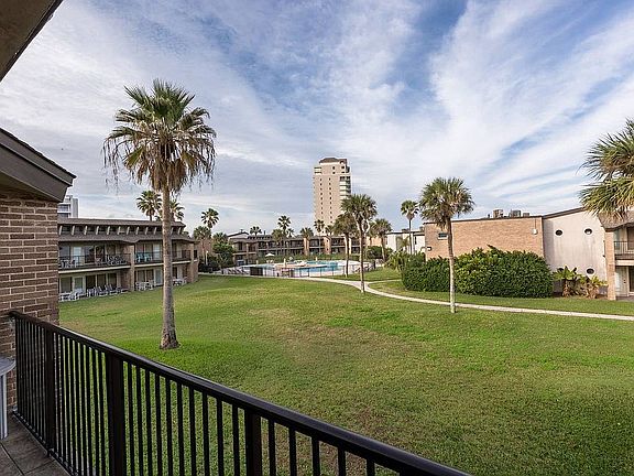 3rd image of 1000 Padre Blvd