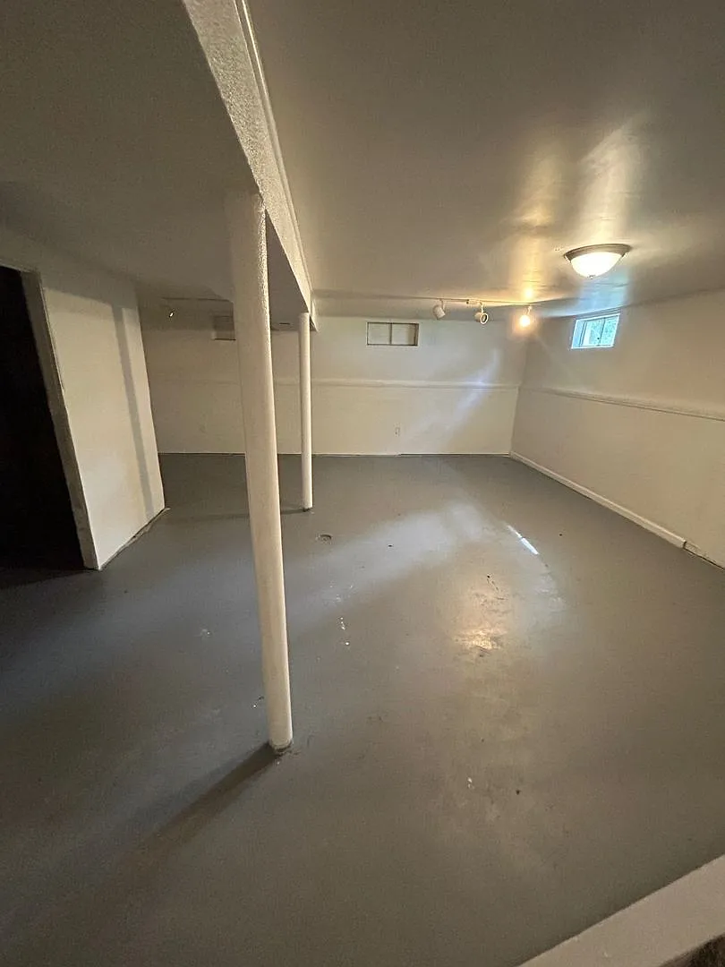 For Lease — Photo 4