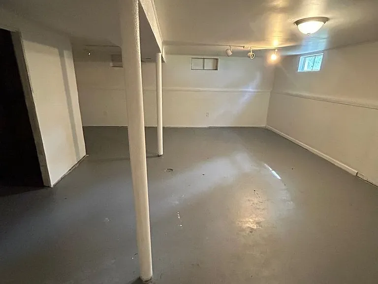 121 Saint Dorothy Dr — Photo 4