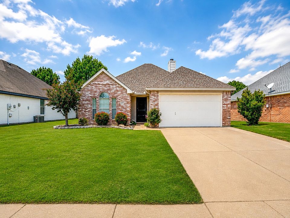1st image of 2813 Mitchell Ln
