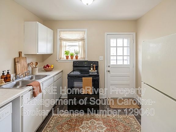 4th image of 2413 Laurel St #A