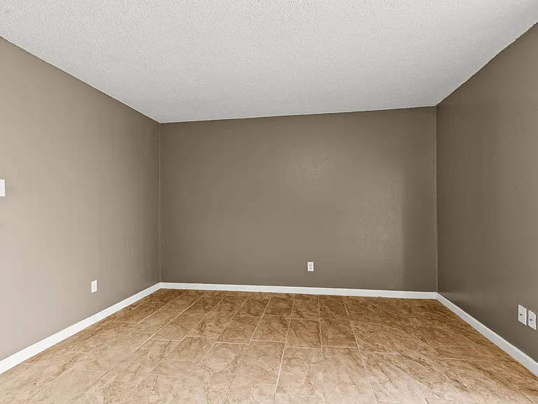 Towne East Village Apartment Homes — Photo 39