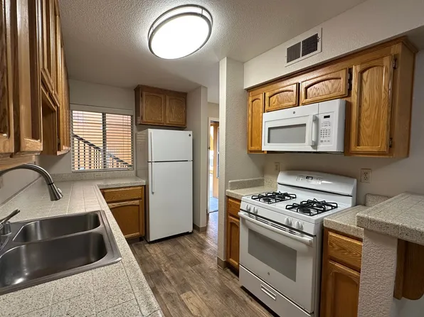 Cardinal Oaks Condominiums