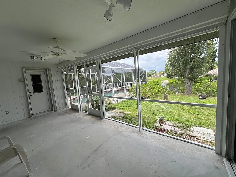 18090 Avonsdale Cir — Photo 31