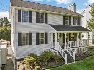 93 Meetinghouse Ln, Manchester, NH 03109