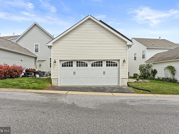 3rd image of 1717 Allerford Dr
