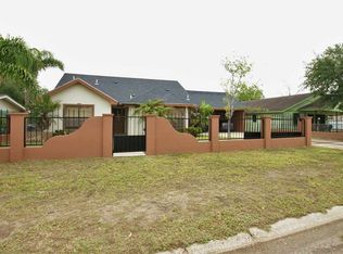 908 Elm St, Zapata, TX 78076