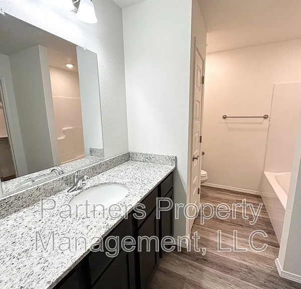 1079 S Benchmark Ln #2 — Photo 12