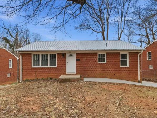 844 Willow Pl, High Point, NC 27260