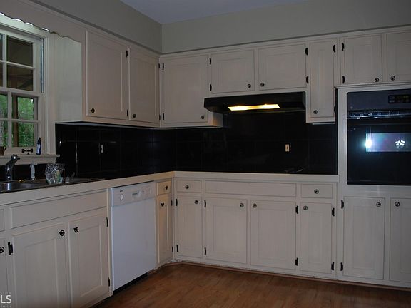 2nd image of 2965 Applewood Ct NE #0