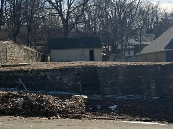 516 Blake St, Saint Joseph, MO 64504