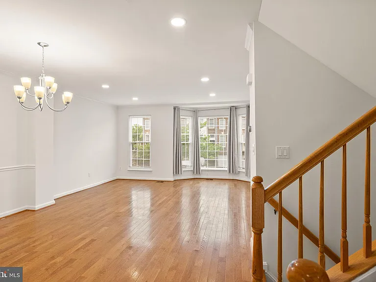 42685 Rolling Rock Sq — Photo 3