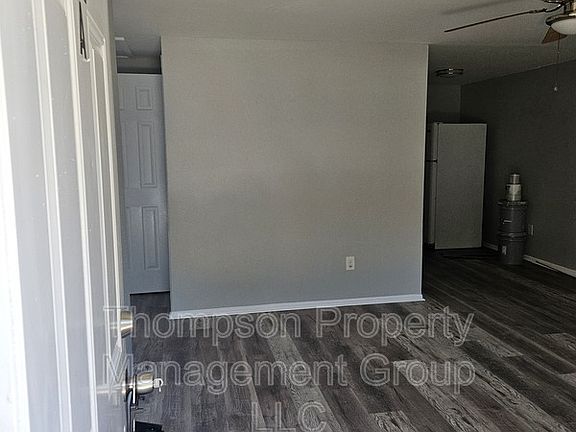 4th image of 9415 Grandfield Rd