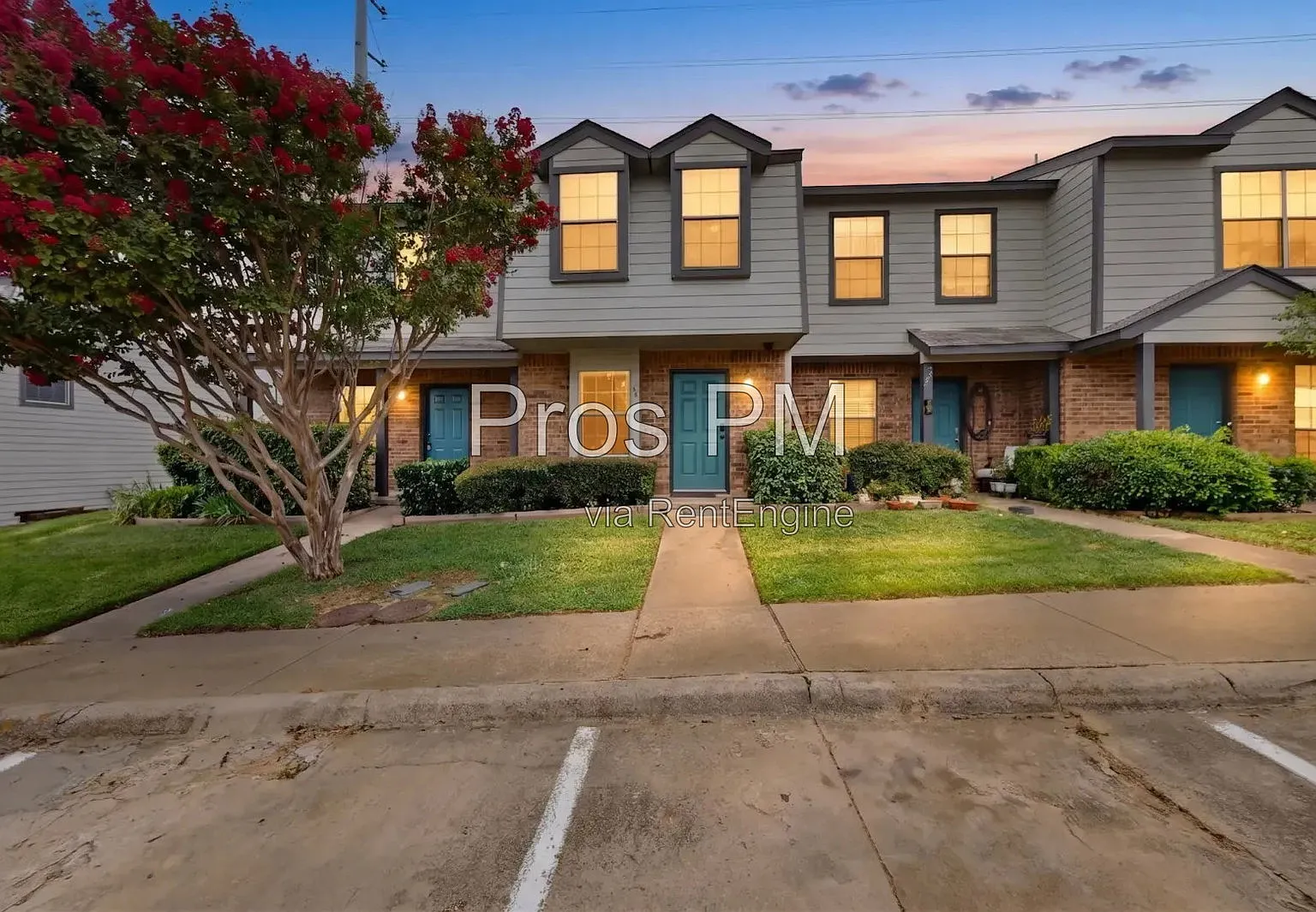 2 bed, 1.5 bath, 930 sqft, $1,500 — Photo 1