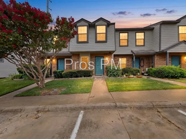 734 W Collins St, Denton, TX 76201