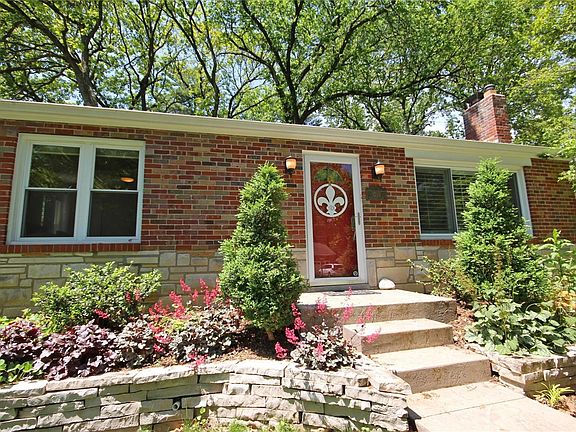 Great attention to detail throughout this home; located so close to schools, shopping, Webster recreation center and Memorial Pa