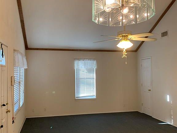 5th image of 821 W Heron St