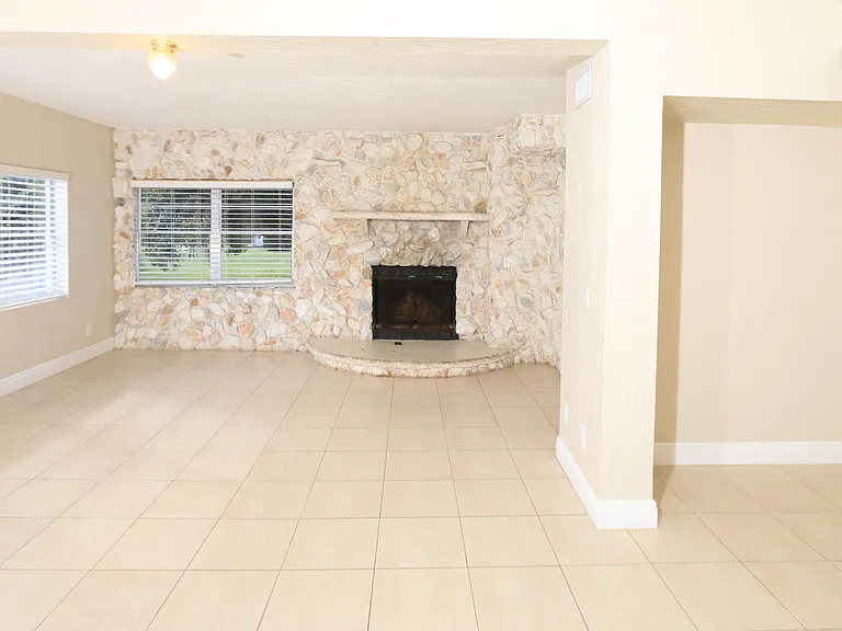 4916 Silver Oak Dr — Photo 16