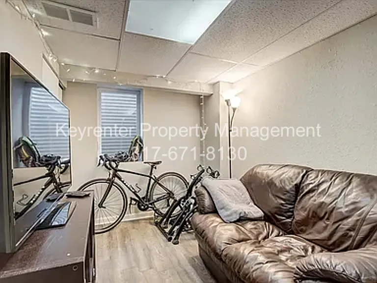 528 W 43rd St — Photo 17