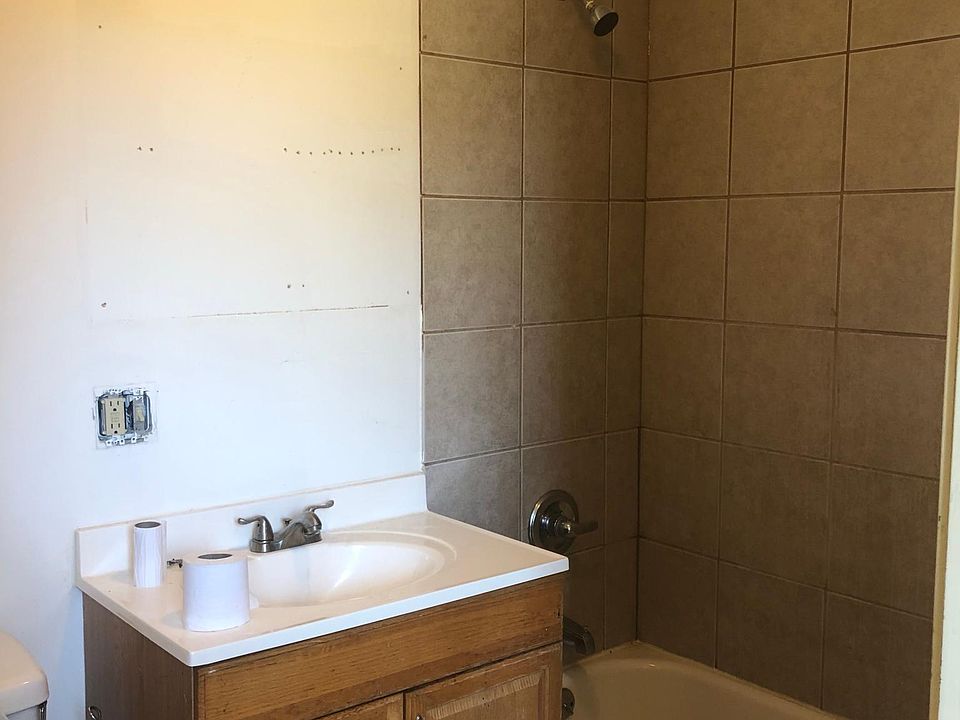 2nd image of 5816 S Prairie Ave APT 2