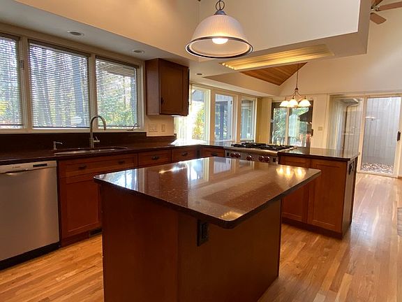 3rd image of 3710 Fox Hunt Dr
