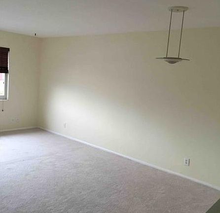 5th image of 2624 NE 32nd St APT 101