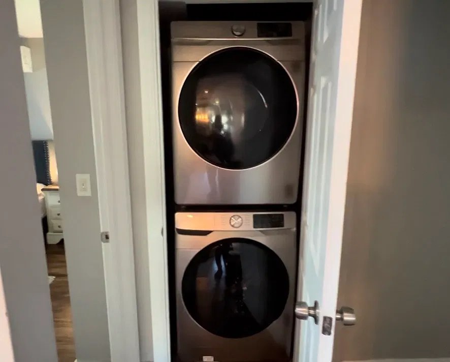 2 bed, 950 sqft, $3,000 — Photo 4