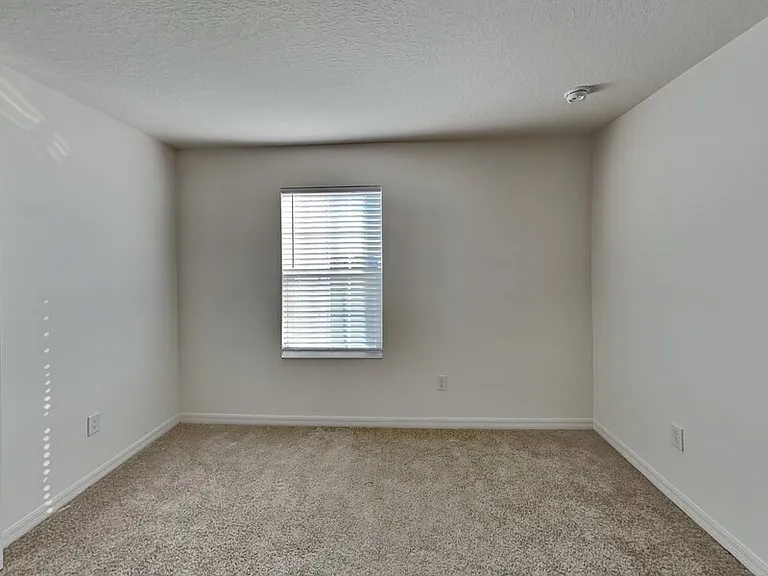 1615 Cloudy Ct — Photo 18