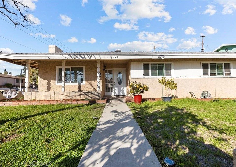 1st image of 2921 E Levelglen Dr