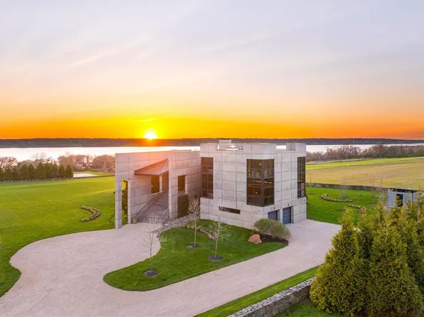 155 D W Main Rd, Little Compton, RI 02837