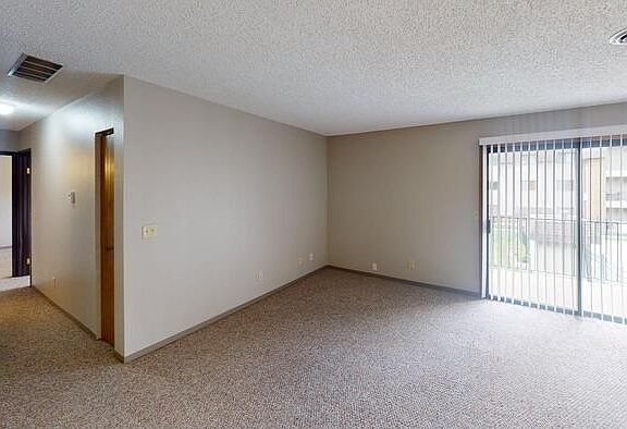 5th image of 1727 N Grandview Ln APT 202
