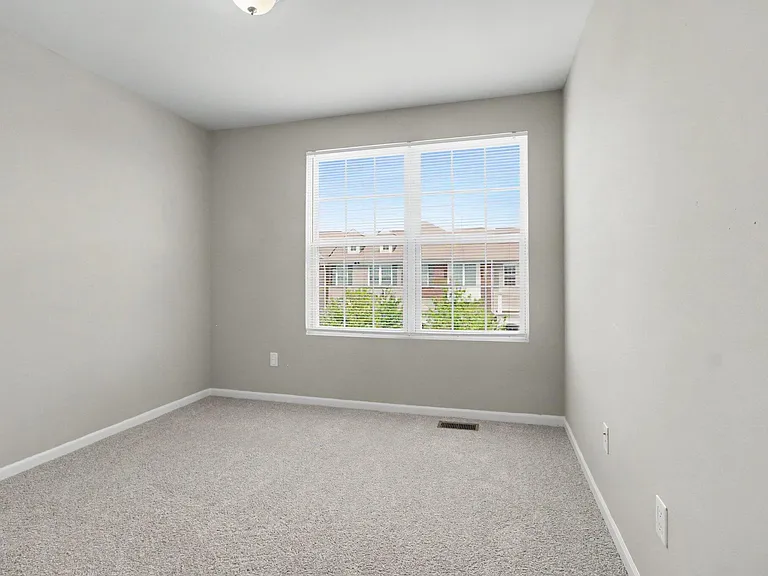 27971 Middleton Dr — Photo 11