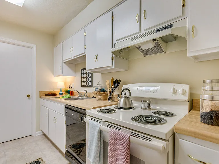 High Country Apartments — Photo 10