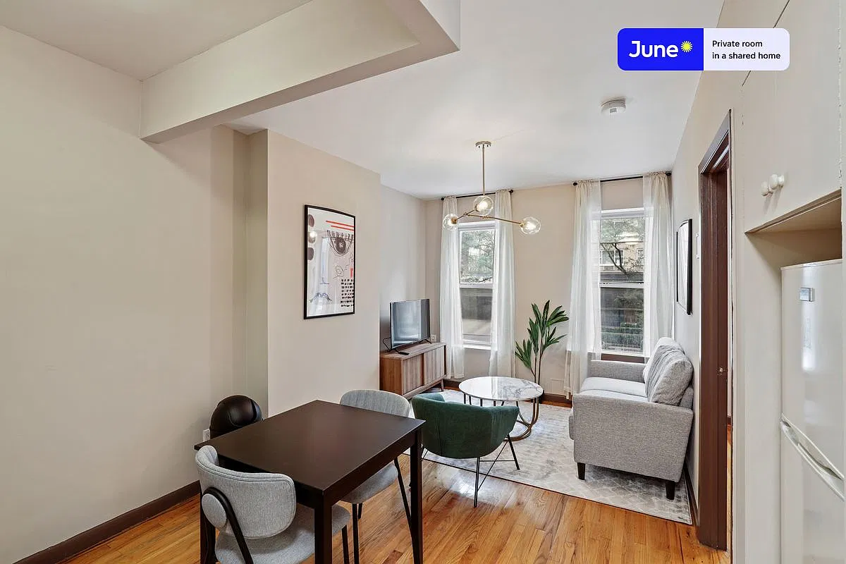1521 York Ave — Photo 4