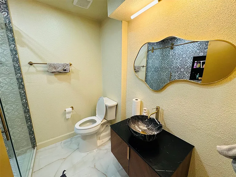 23230 Canyon Lake Dr — Photo 17