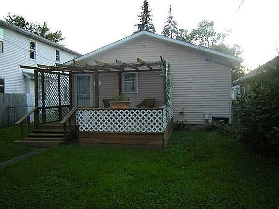 3rd image of 855 Westbrook Ave