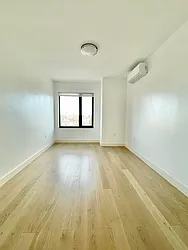 Rented by SUNAMERICA REALTY CHOICE INC