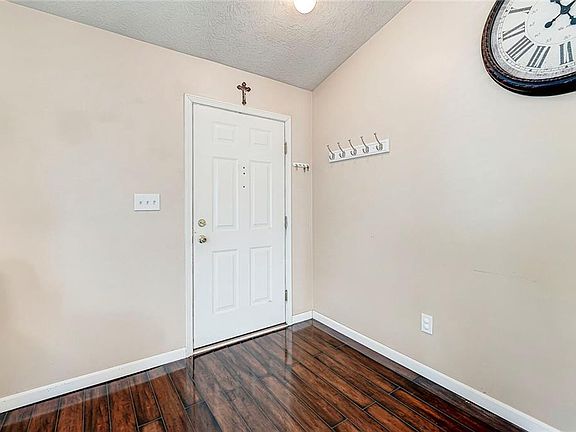 3rd image of 12685 Braddock Ln